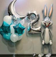 Фонтан шаров с цифрой возраста и весельчак Bugs Banni